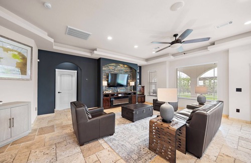 Willow Meadows/Willowbend Area House | NEW King Bed Houston Haven w/Hot Tub!