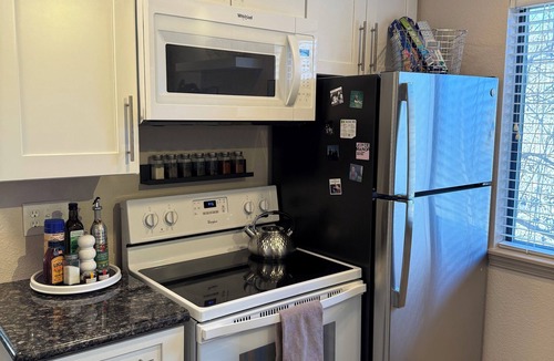 Greenwood Village Apartment | New King size bed, pool, laundry in-unit, super clean
