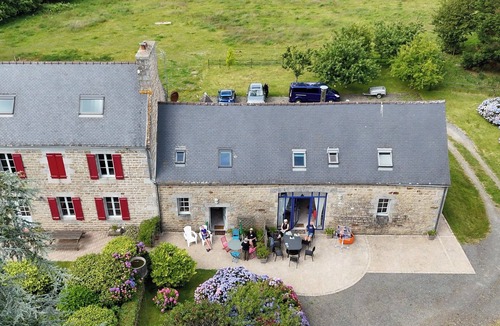 Ploubezre Cottage | NEW: La Grange