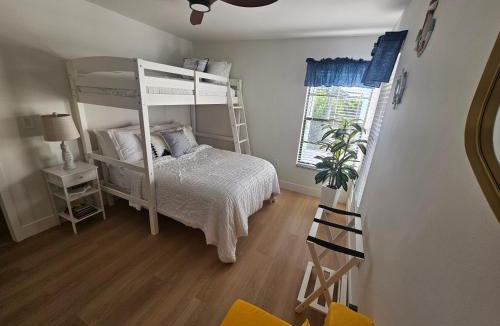 Key Largo Villa | New Lagoon-front townhouse with Marina Day Dreams Key Largo
