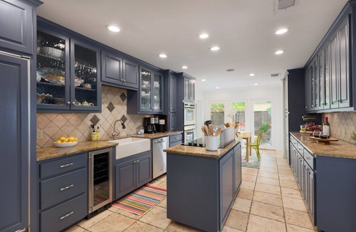 Rivercrest House | *NEW* LAKE AUSTIN | BOAT DOCK | HOT TUB | Lake Views | 8 Beds