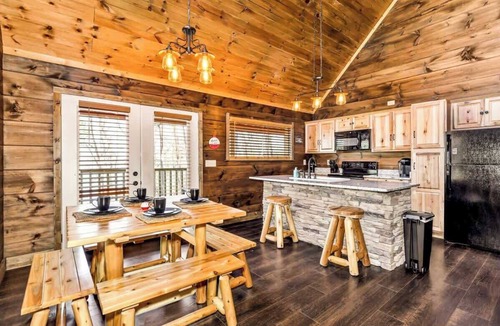 Langston Cabin | "New Lake Cabin in an Incredibly Quiet Setting"