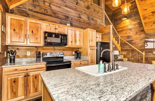 Langston Cabin | "New Lake Cabin in an Incredibly Quiet Setting"