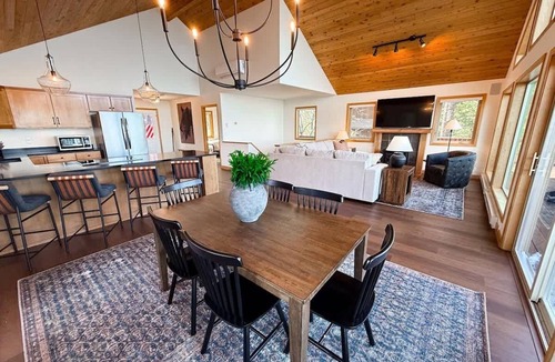 Finley Point House | New! Lake & Mountain Views | AC | Sleeps 8