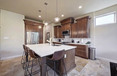 McNeil House | New Lake Travis Retreat Home . Mt View . 3 bd 3 ba