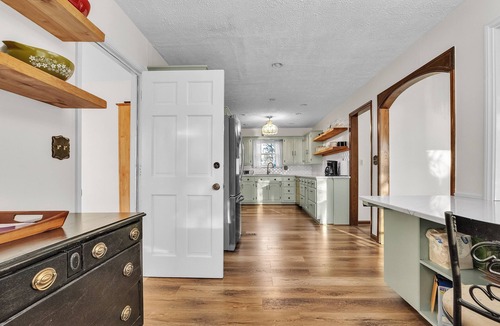 Moodys Cabin | NEW! Lakefront Escape on Lake Hudson, Pet Friendly!