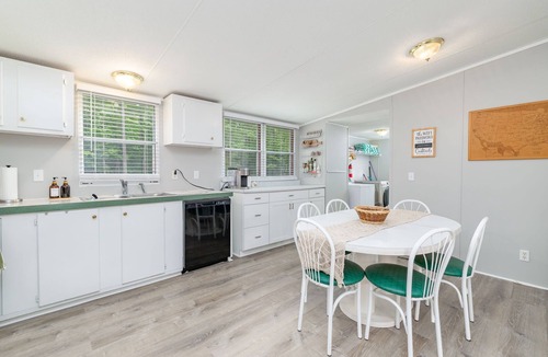 Littleton House | New:Lakefront, Firepit, Deck, Dock, Kayak, Great times on Lake Gaston