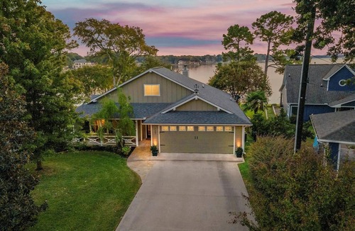Gun Barrel City House | New Lakefront Home-Private Dock on Open Water in Convenient Location, Cul de sac