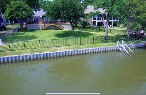 Gun Barrel City House | New Lakefront Home-Private Dock on Open Water in Convenient Location, Cul de sac