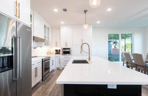 Carolyn Estates House | NEW Lakefront Luxury/5 bedroom/5 bathroom/LakeViews/Sleeps 18