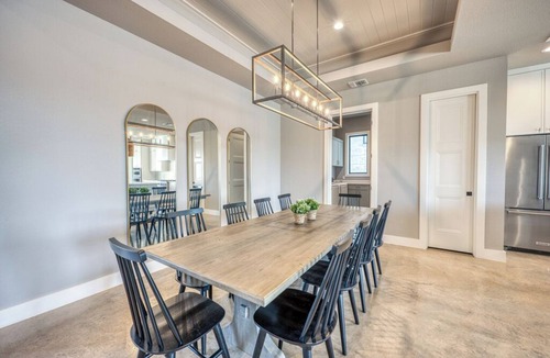 Burnet House | NEW Lakefront Luxury with game room, heated pool, fire pit, & fitness equipment