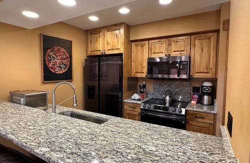 Lakeside Village Condo | NEW! Lakeside, spacious, modern 2BR - sleeps up to 8