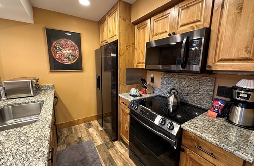 Lakeside Village Condo | NEW! Lakeside, spacious, modern 2BR - sleeps up to 8