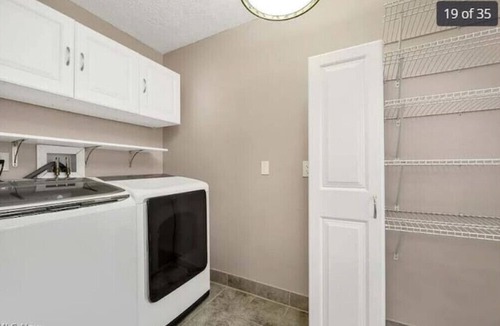 Detroit - Shoreway House | NEW!Large & Luxurious-OH City W-Hottub+Pooltable