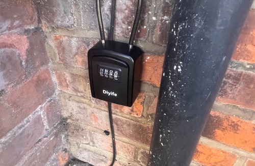 Marlborough Apartment | New large studio flat with garden