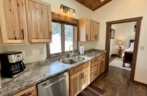 Gallatin Gateway House | NEW! LAST MIN SPECIAL! Ski Chalet, Spacious, Clean, Close To Everything!