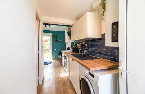 Guingamp Apartment | NEW Le Saphir au coeur de Guingamp Parking