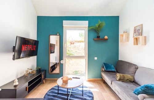 Guingamp Apartment | NEW Le Saphir au coeur de Guingamp Parking