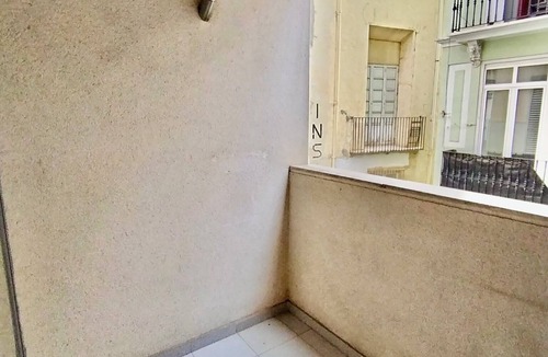 Barrio del Carmen Apartment | New Listing.2BedsFlat Historic Downtown Valencia with 2 balconies.