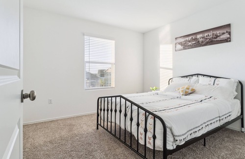 Del Valle House | NEW LISTING! Austin Getaway: Come, Stay, and Play! by RedAwning