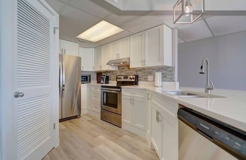 El Centro Beach Condo | NEW LISTING! Beachfront 2 BR, 2 BA.Total remodel Jan. 2026. AquaVista 403W