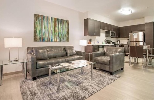 Mountain View Apartment | New Listing! Beautiful 1BR in Downtown | Pool & Gym