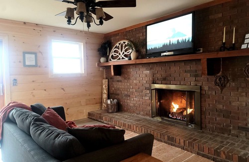 Walnut Mountain Cabin | *New listing* Breathtaking Views!