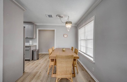 Aransas Pass House | New Listing! Breezy Palms