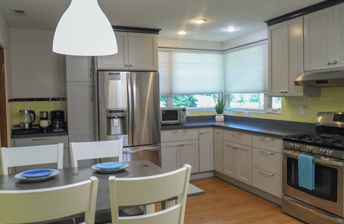 Town of Pines House | New Listing, Close to Beach, Pet Friendly, Huge Private Yard