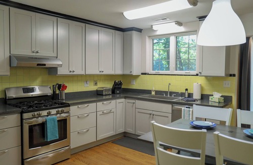 Town of Pines House | New Listing, Close to Beach, Pet Friendly, Huge Private Yard