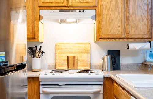 Alpine Meadows Condo | New Listing! Cozy Mountain Retreat Near 5-Lakes Hiking Trail & River Rafting, by Tahoe Time VR