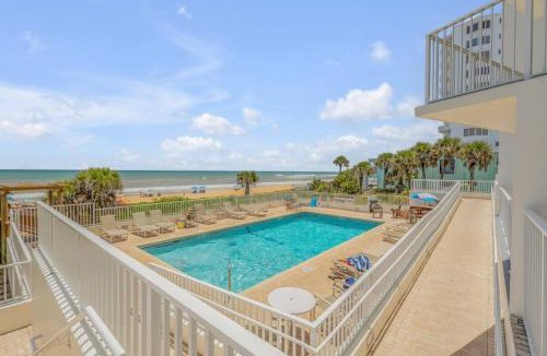 Seawinds Condo Apartment | NEW listing! Direct Oceanfront 2-2 - Fully Updated - Heated Pool & Garage Parking