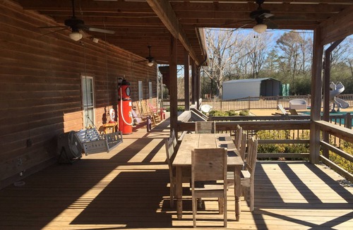 Sturgis House | New Listing - Game weekends available - Sleeps 12 in beds