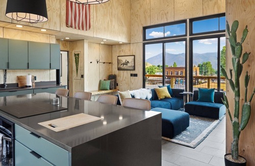 Creede Condo | New Listing! Luxury Uptown Loft Apartment/Panoramic Views/Downtown Creede