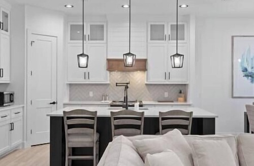 Walden on Lake Conroe House | New Listing* Modern Lake Conroe Oasis Pool Access, Near Golf, New Listing Modern Lake Conroe Oasis