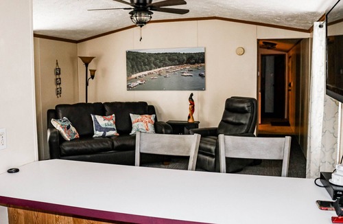 Benton House | NEW LISTING - Newly Remodeled - Kentucky Lake