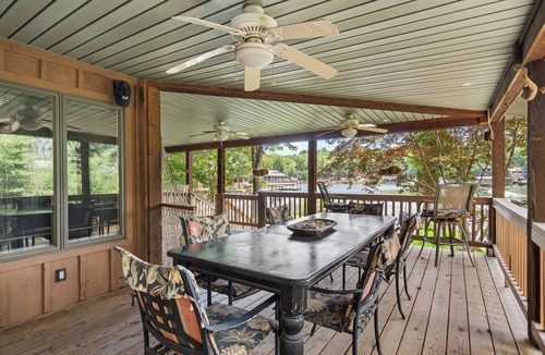Piney House | New Listing! Peaceful lake home on beautiful Lake Hamilton w/dock access!