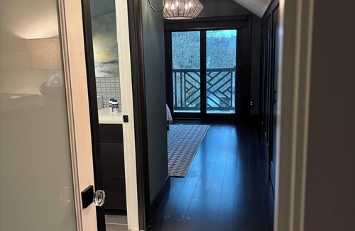 Green Lake House | New listing. Renovated craftsman. One block from greenlake. Sleeps 8.