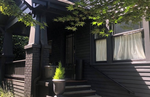 Green Lake House | New listing. Renovated craftsman. One block from greenlake. Sleeps 8.