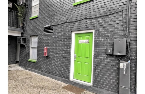 Johnston Terrace House | New Listing! Simple and comfortable 2 bdrm near downtown/AUS