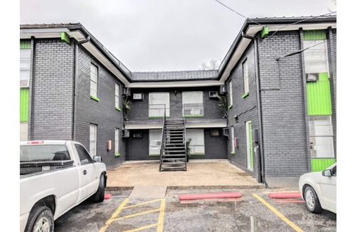 Johnston Terrace House | New Listing! Simple and comfortable 2 bdrm near downtown/AUS