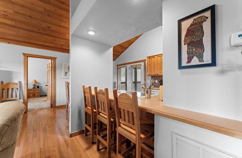 Reeds Spring Cabin | New Listing, Stand alone Cabin, Stonebridge