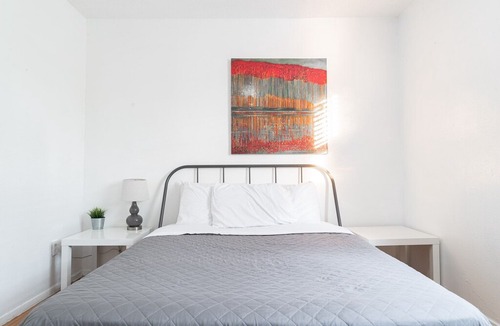Johnston Terrace House | New Listing! Thrifty + functional 1BD Apt near AUS and downtown