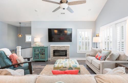 Monteray Shores House | New Listing Updated Beach Cottage&Community Perks
