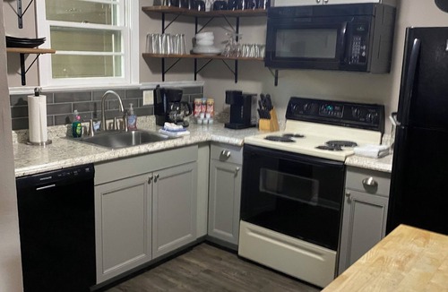 Hot Springs Village House | NEW LISTING BEAUTIFULLY REMODELED 2 STORY TOWNHOME WITH LAKE VIEWS