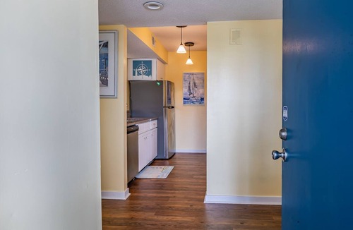Beachwalk Condo | New listing - Condo on Harbor Island