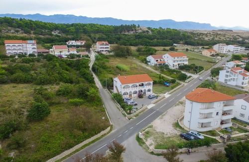 Caska Apartment | NEW LISTING! Vila Caska ap 3 - nex to Zrce, sea view, wifi, pool, resturant&bar