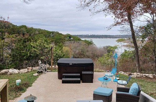 Temple House | New Listing with lake view, great outdoor space and special rates for 2025