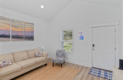 Rockport House | NEW! LONE STAR FISH... 2 Bedroom, 2 Bathroom gem!