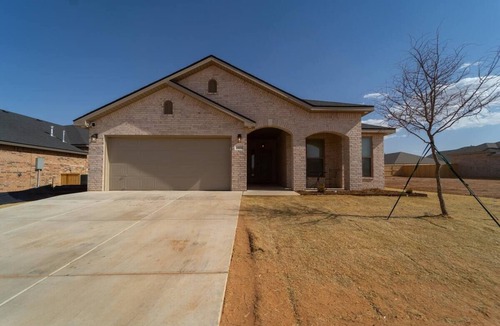 Lubbock House | New Long Term Stays Modern 4BR 2B 1 Car Garage Sleeps 10